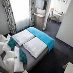 Stadt 호텔 뤼덴샤이드